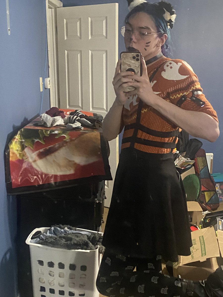 VanishingTerror's tweet photo. Happy Halloween! https://t.co/mFHGtHNNqF