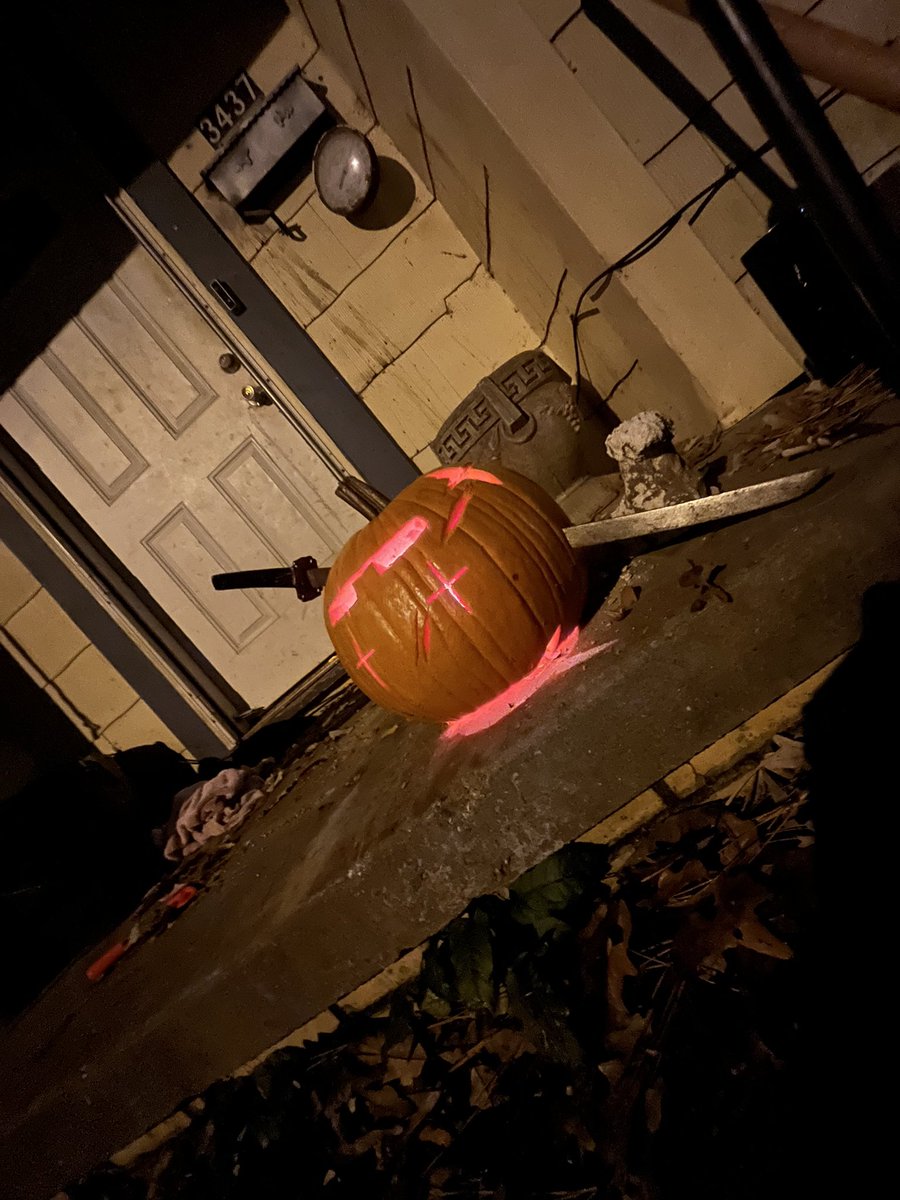 fossil187's tweet photo. #ForHonorPumpkinContest https://t.co/eeiuxtO5Rh