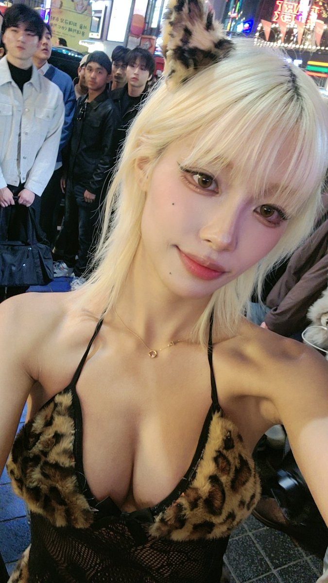 hades9488's tweet photo. @underpants_1818 못 잊을거같아요.. 기분좋은 추억을 만들어 주셔서 감사합니다 홍대에서 또 볼수있으면 좋겠습니다. https://t.co/qVisIZdBuq