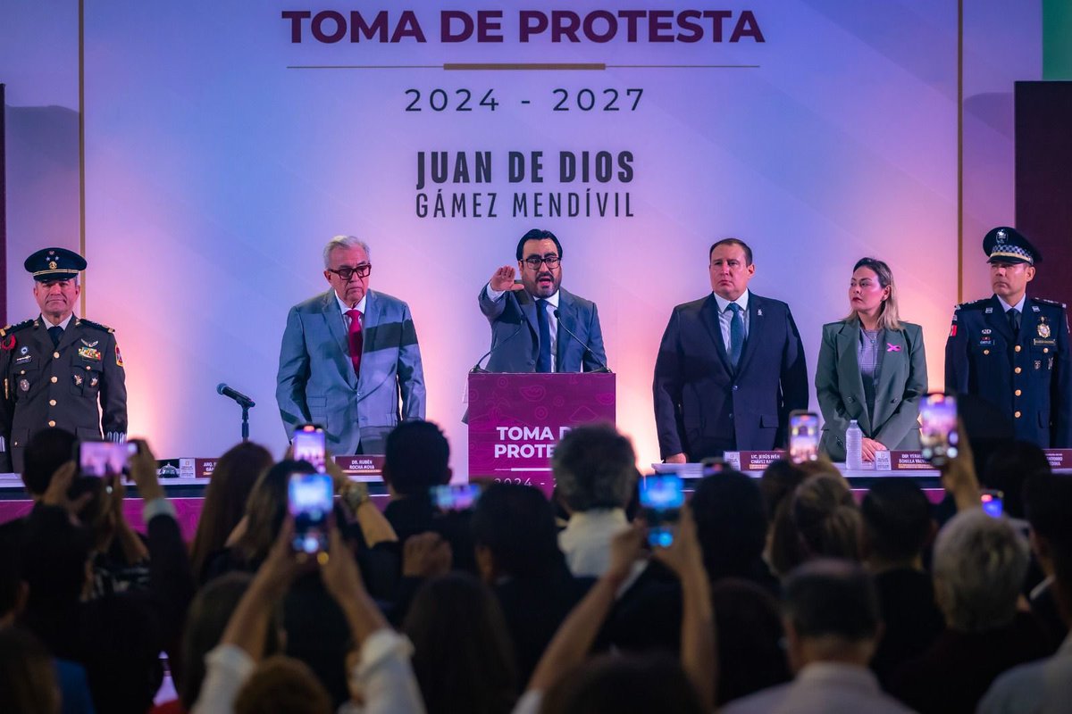 rochamoya_'s tweet photo. En Culiacán y en todo Sinaloa, somos más las y los que estamos comprometidos con la construcción de la paz y el bienestar de nuestra gente. Seguiremos trabajando en coordinación con el presidente municipal, @JuandDiosGamez, y el @AyuntamientoCLN, ¡mucho éxito!

Estamos trabajando y seguiremos avanzando en la transformación de nuestra capital.