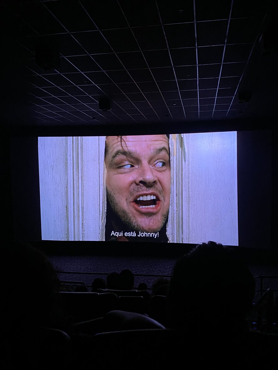golldopedroraul's tweet photo. cada vez que assisto esse filme, a tensão é a mesma.
mas assisti-lo no cinema, foi de arrepiar 🖤
#OIluminado #TheShining https://t.co/O12ljojFGC