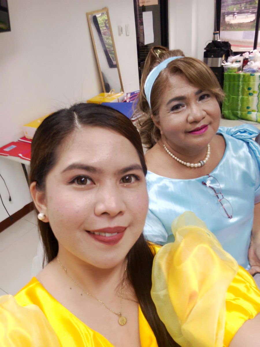 ChubbyChay18's tweet photo. Belle💛 &amp; Cinderella💙

Love you,Nanay Kapitana! https://t.co/3OmD8IKtIc