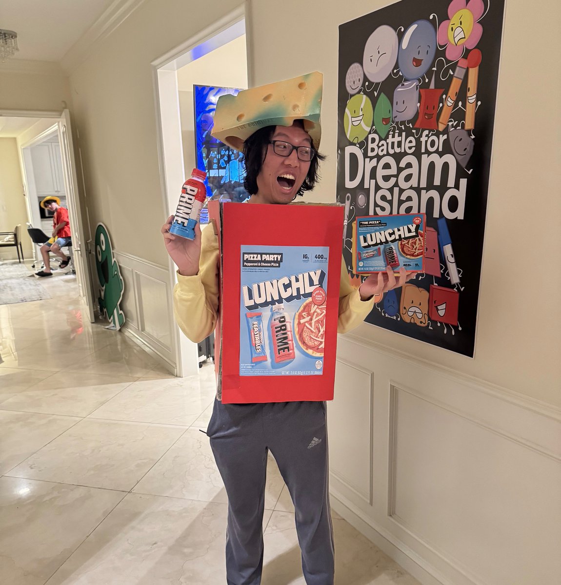 realCarykh's tweet image. I like my Halloween costumes moldy bruh