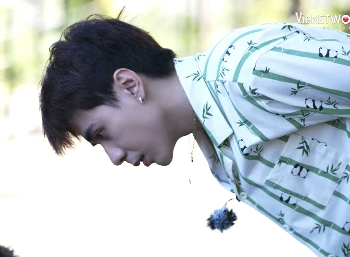 supportmasterd's tweet photo. Lee thiếu hôm qua ngủ có ngon không?
Ai mua cho ổng cái bộ pyjama gấu trúc vậy chời 🤣, hời ơi dưỡng thê.
#quanghungmasterd #supportmasterd #2n1d https://t.co/37u8H8A3wW