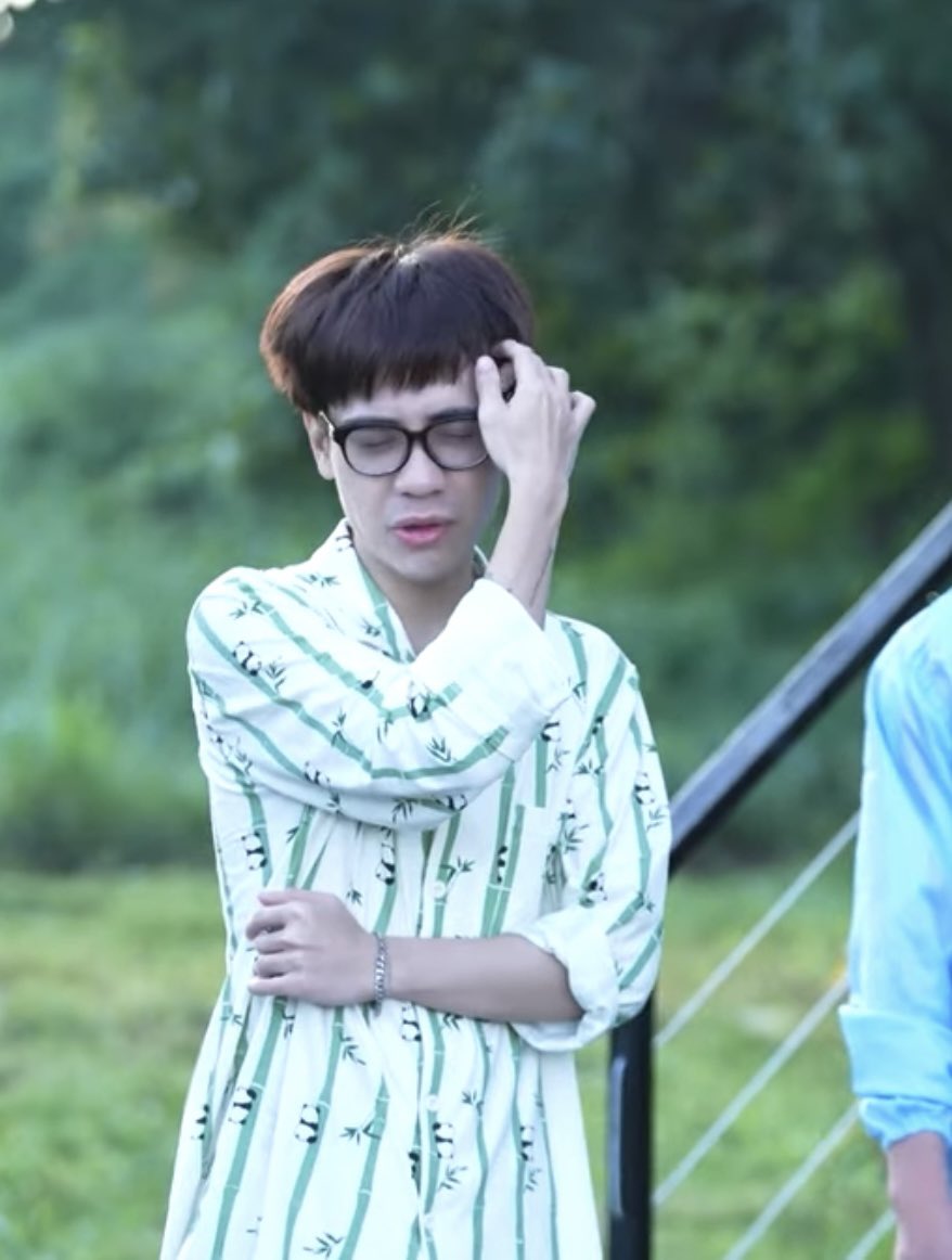 supportmasterd's tweet photo. Lee thiếu hôm qua ngủ có ngon không?
Ai mua cho ổng cái bộ pyjama gấu trúc vậy chời 🤣, hời ơi dưỡng thê.
#quanghungmasterd #supportmasterd #2n1d https://t.co/37u8H8A3wW