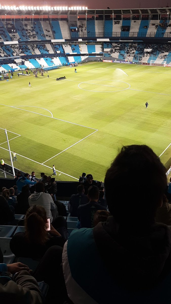 Maty_k22's tweet photo. Vamos RACING💙🤍💙 https://t.co/cciwFpombz