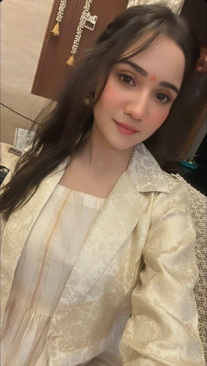 ashisyedlove's tweet photo. Happy Diwali everyone ๐ช
#AshiSingh #ashians https://t.co/QFQ9KSwxnL