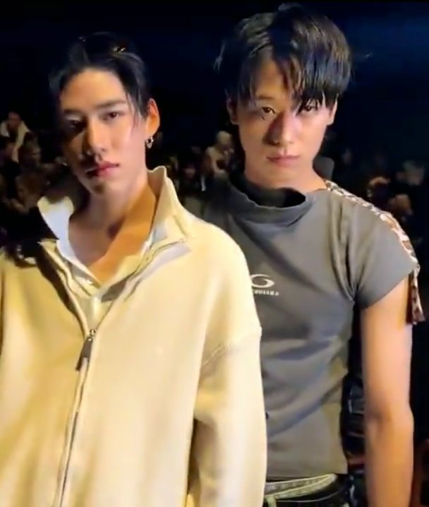 kpop moments that could kill achilleans tweet media