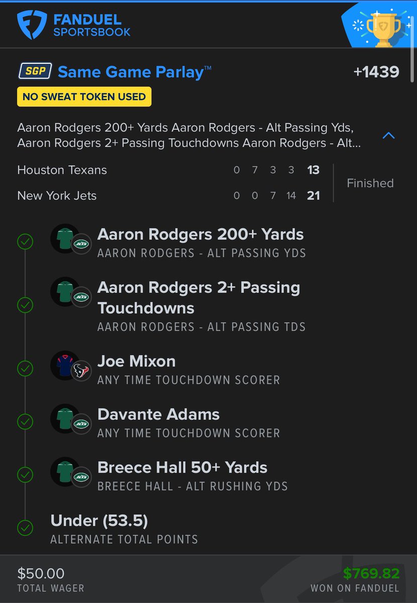 tonyziond_'s tweet photo. @diaper_bagssss yea this was the banger today 😭 needed 25 yrds from rodgers and a devonte TD and last possession rodgers throws a 37 yrs TD to devonte to cash https://t.co/Ogd43tNUsV