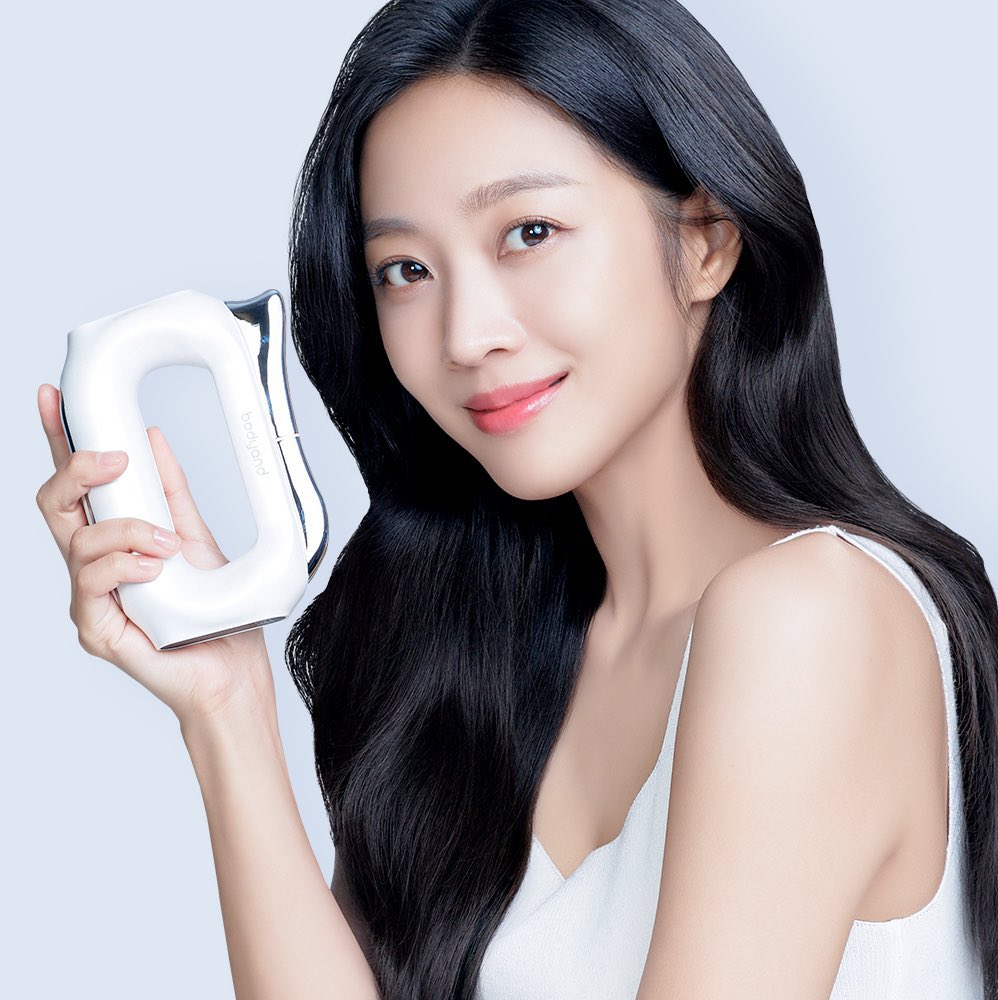 jjngmyeoon's tweet photo. Our pretty Boah for Bodyand 😍
#joboahxbodyan #bodyand
#조보아 #JoBoAh #ChoBoAh https://t.co/nxKnRI3dnL
