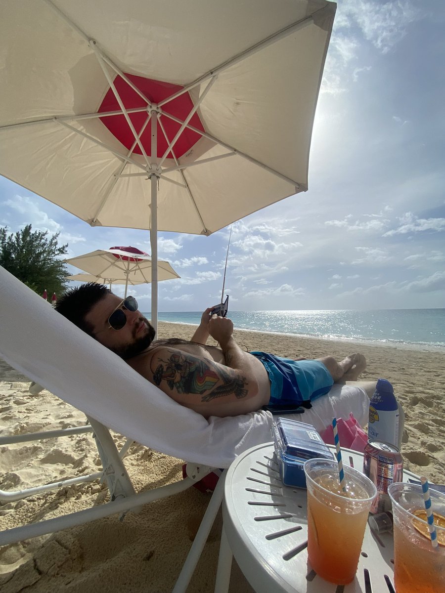 Had a blast fishing 🎣📻📶🌅🌌 as #ZF2XX on Grand Cayman 🇰🇾 Tnx to all the #CW #POTA hunters esp <a href="/N4JAW/">Jim "Ham on a Bike"</a> <a href="/W4Zxt/">N4GO_JEROD</a> ..crazy 15m pileups into Europe on the vert. Also got great reports wid KH1 hunting beachside /lounger. Some DX logistical lessons learned. Will definitely be back soon!