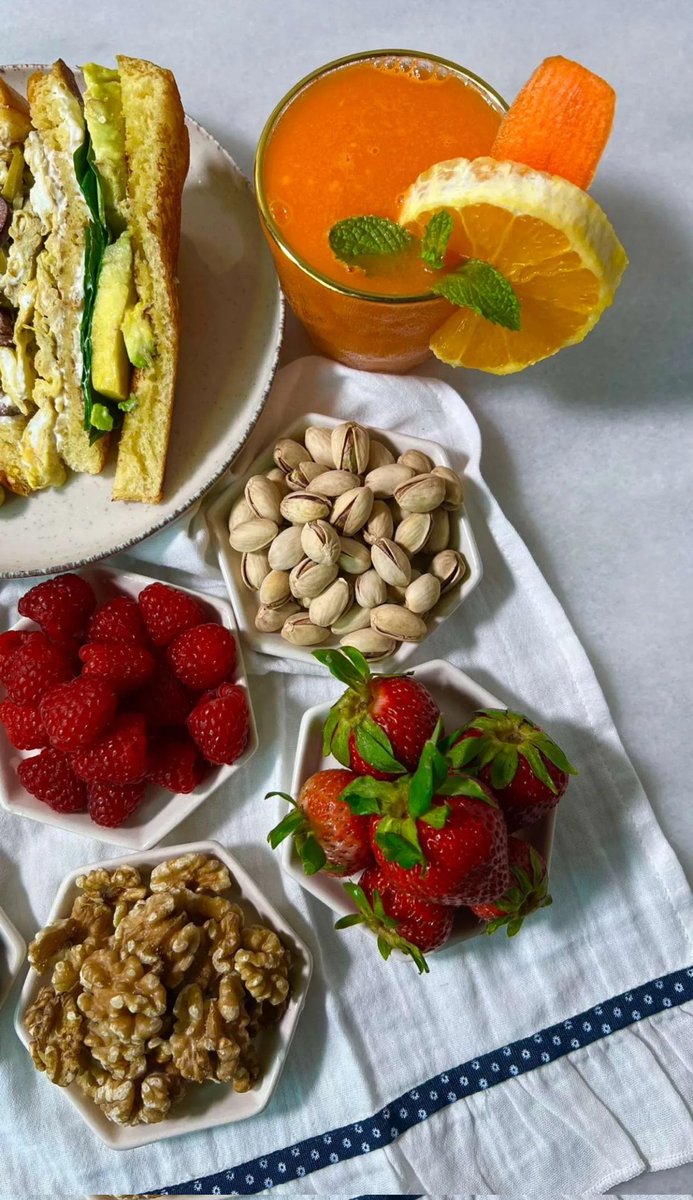 -

-

-

"اللهُم آنعم علينا برِضاك وعافيتك
بقلبٍ مُطمئن ؛ وبفرحٍ دائم ياربّ 🍃.'

#صباح_الخير_والسعادة💜
#جمعة_مباركة💙
#اللهم_صل_وسلم_على_نبينا_محمد 💛