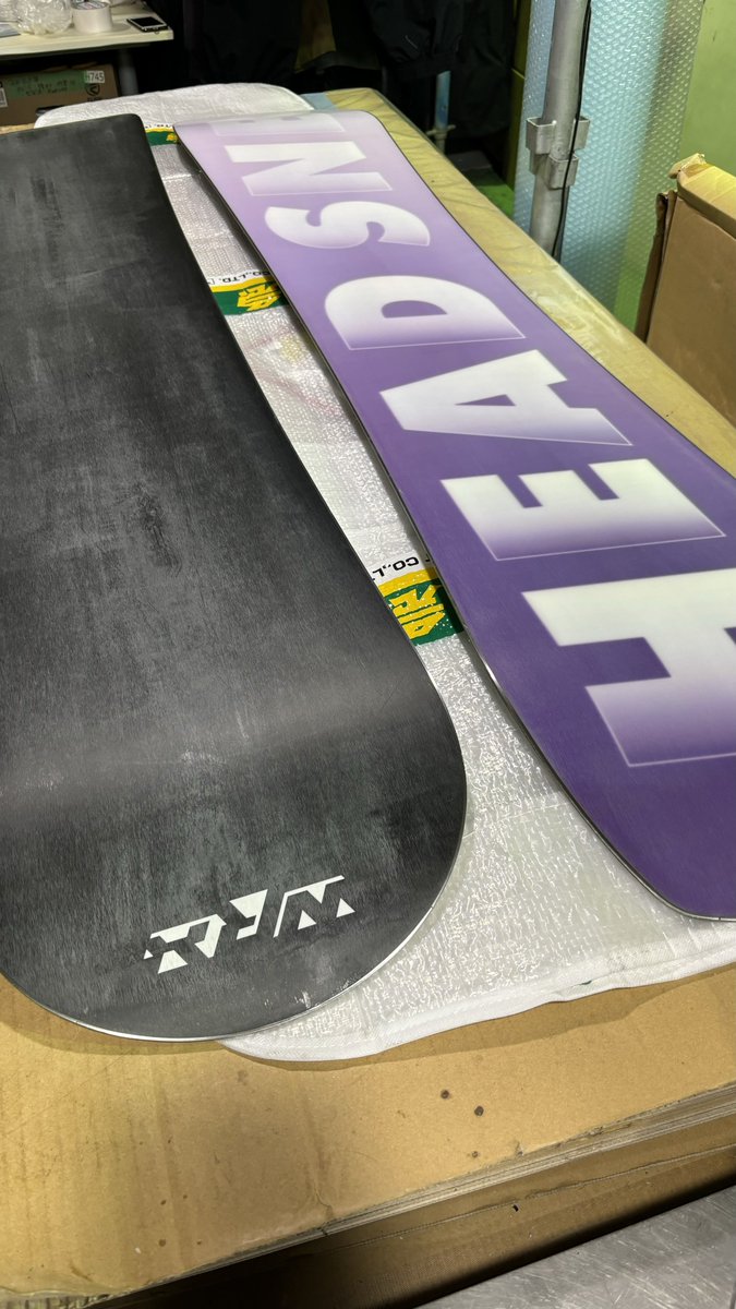 kokkun1219's tweet photo. 記念すべき第一陣到着
施工していきます👊
#icebase
#rebru
#カーボンスクレーパー
#slab https://t.co/ztYoCSwDUo