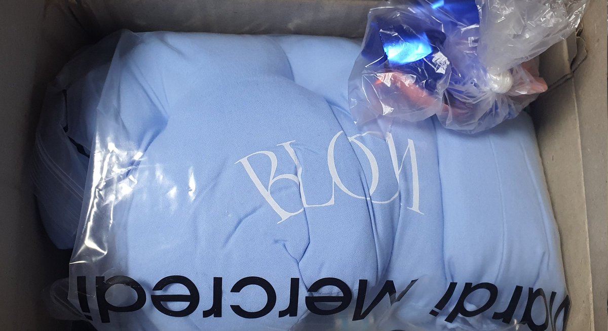 됴콘 못 가서 방석 없다고 하니까 다른 팬이 안 가져간 방석까지 따로 챙겨서 콘페티랑 같이 택배 보내준 트친 또 어디 있노
진짜 너무너무 감사하고 고마워요 덕분에 기분이라도 낼 수 있게 됐어요☺️☺️
<a href="/jeongbh_/">쩡이 slow</a>