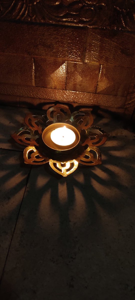 taniachatterjee's tweet photo. Shubh Deepawali and Kali Puja https://t.co/kclsAMxDxj