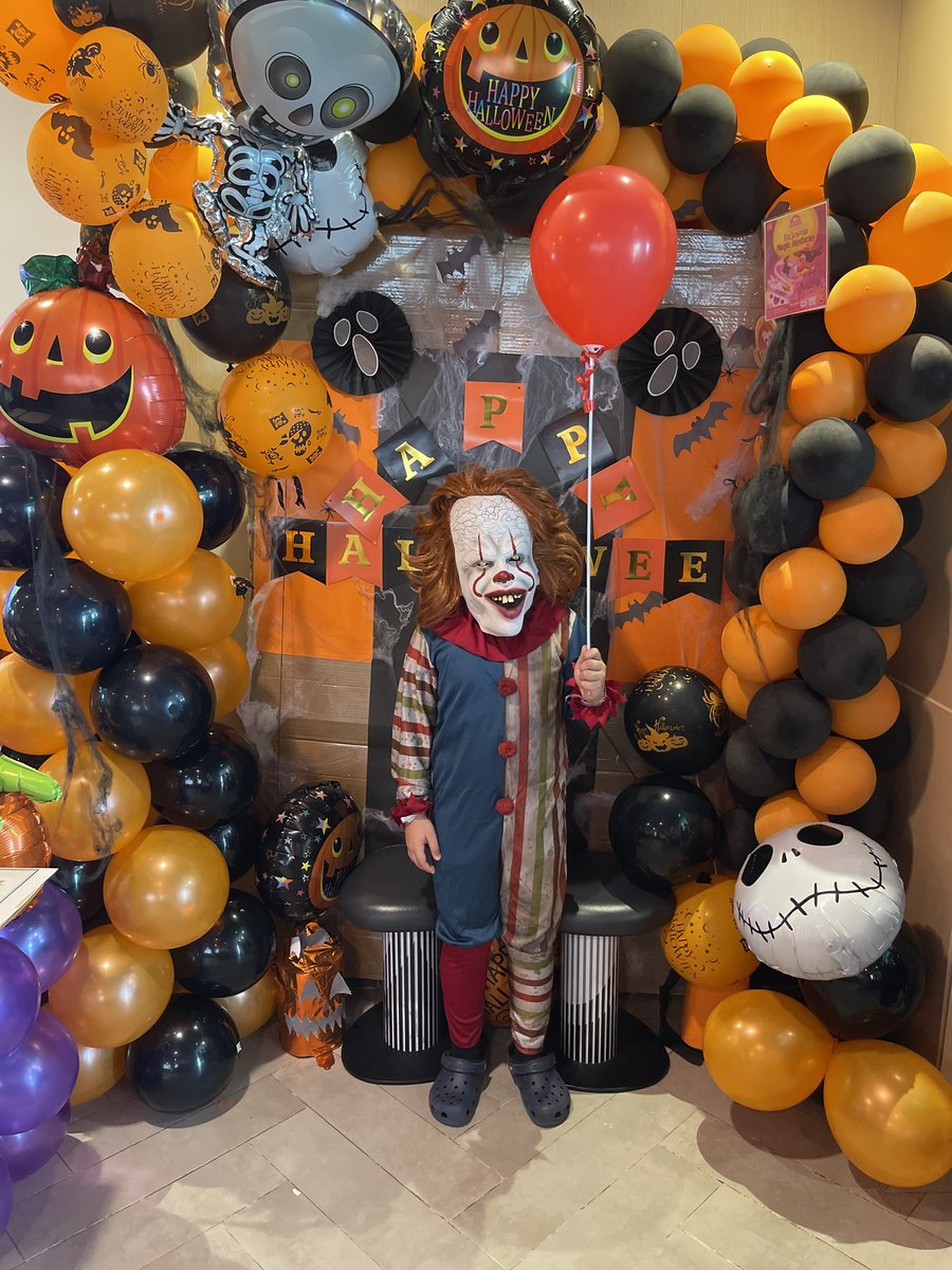cinjarela's tweet photo. happy halloween 👻🎃🎈🐞 https://t.co/KCuYQKdEz8