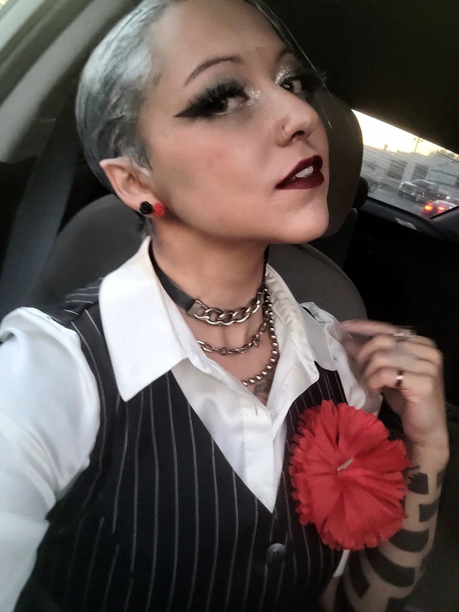 jemaginative's tweet photo. Hey little songbird, give me a song. 

@hadestown #hadestown #hadestowncosplay #hadestowncostume #hades #hadescosplay #hadescostume #hadestattoo #hadestowntattoo #broadway #broadwaycosplay  #hadeshadestown  #whydowebuildthewall #patrickpage #heylittlesongbird https://t.co/jdus1JgpNg
