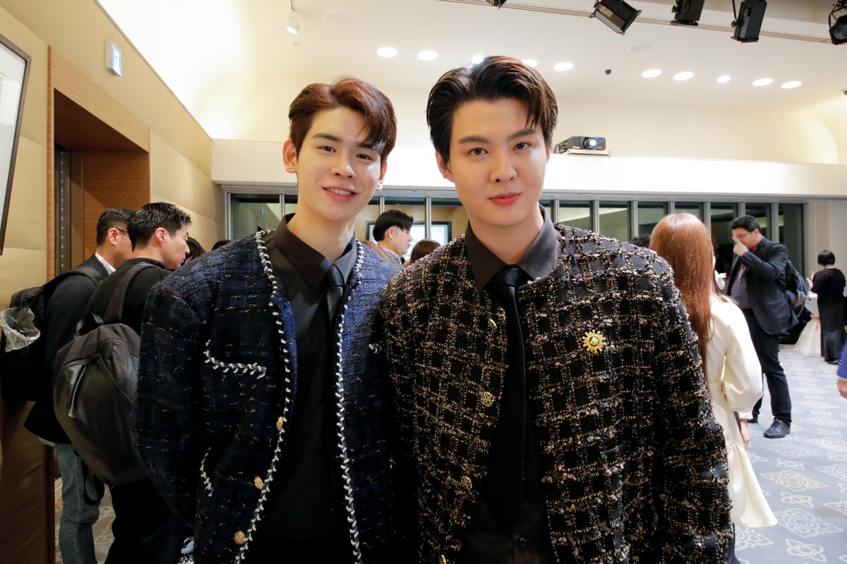 bunterngsociety's tweet photo. ไอดอลแฟคทอรี่ ลัดฟ้าสู่กรุงโตเกียว ประเทศญี่ปุ่น ร่วมงาน Tokyo International Film and Festival 

#idolfactoryTH
#Saint_sup #ppoomntp_ 
#fay_riezz #maywyda #หวานใจผู้ใหญ่จอม #รักปากแข็ง #อสงไขย #ปริศนาซากมรณะ

      บริษัท ไอดอลแฟคทอรี่ จำกัด (IDOLFACTORY) ยกระดับธุรกิจ เฟ้นหาพาร์ทเนอร์ต่างชาติร่วมผลิตซีรีส์ใน Project Line-up 2025 ที่จะถึงนี้ ทำทัพโดยคุณคเชนทร์ สดโพธิ์ กรรมการบริหารบริษัท ไอดอลแฟคทอรี่ จำกัด พร้อมด้วย เซ้นต์-ศุภพงษ์ อุดมแก้วกาญจนา, ภูม - ณัฐภาสน์ ตันติเสถียรชัย, เฟ-กัญญาพัชร ณ นคร และ เมษ์-ญดา วัชระมูสิก นักแสดงจากซีรีส์โปรเจคใหม่ 2 เรื่อง ได้แก่ “หวานใจผู้ใหญ่จอม” และ “รักปากแข็ง” และได้ร่วมขึ้นพูดพรีเซ้นต์ในงาน “THE ODYSSEY OF THAILAND'S” ณ สถานเอกอัครราชทูตไทย ณ กรุงโตเกียว ประเทศญี่ปุ่น เมื่อวันที่ 29 ตุลาคม ที่ผ่านมา

  พร้อมกันนี้วันที่ 30 ตุลาคม ทางไอดอลแฟคทอรี่ยังได้นำเสนอโปรเจคใหม่ 4 เรื่อง ได้แก่ “หวานใจผู้ใหญ่จอม”, “รักปากแข็ง”, “อสงไขย” และ “ปริศนาซากมรณะ” ในการสัมมนาหัวข้อ THE ODYSSEY OF THAILAND'S Boy's Love (BL) and Girl's Love contents : Across Genre, Time and themes. ในงาน Tokyo International Film and Festival at Tokyo Metropolitan Industrial Trade Center HAMAMATSUCHO-KAN ณ กรุงโตเกียว ประเทศญี่ปุ่น ซึ่งภายในงานได้รับความสนใจจากผู้ประกอบการและนักลงทุนชาวญี่ปุ่นเป็นจำนวนมาก โดยการเดินทางเข้าร่วมงานในครั้งนี้ได้รับการสนับสนุนจาก กรมส่งเสริมการค้าระหว่างประเทศ (DITP) กระทรวงพาณิชย์