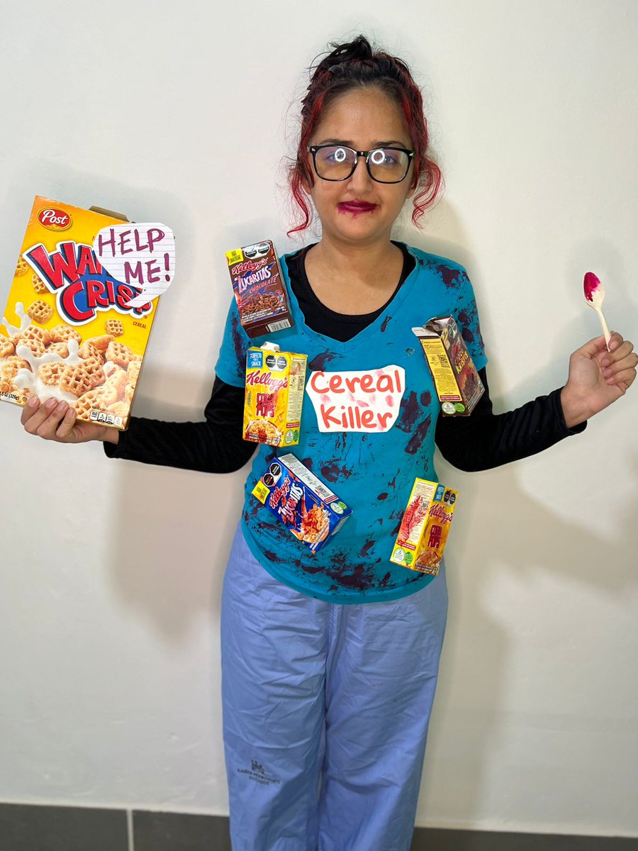 EMPWritings's tweet photo. I've been gone for a little bit ... But I'm back 😊 To end off Halloween... Here is my impromptu Halloween costume for work 🎃

#HappyHalloween https://t.co/SuSEKzU3UD