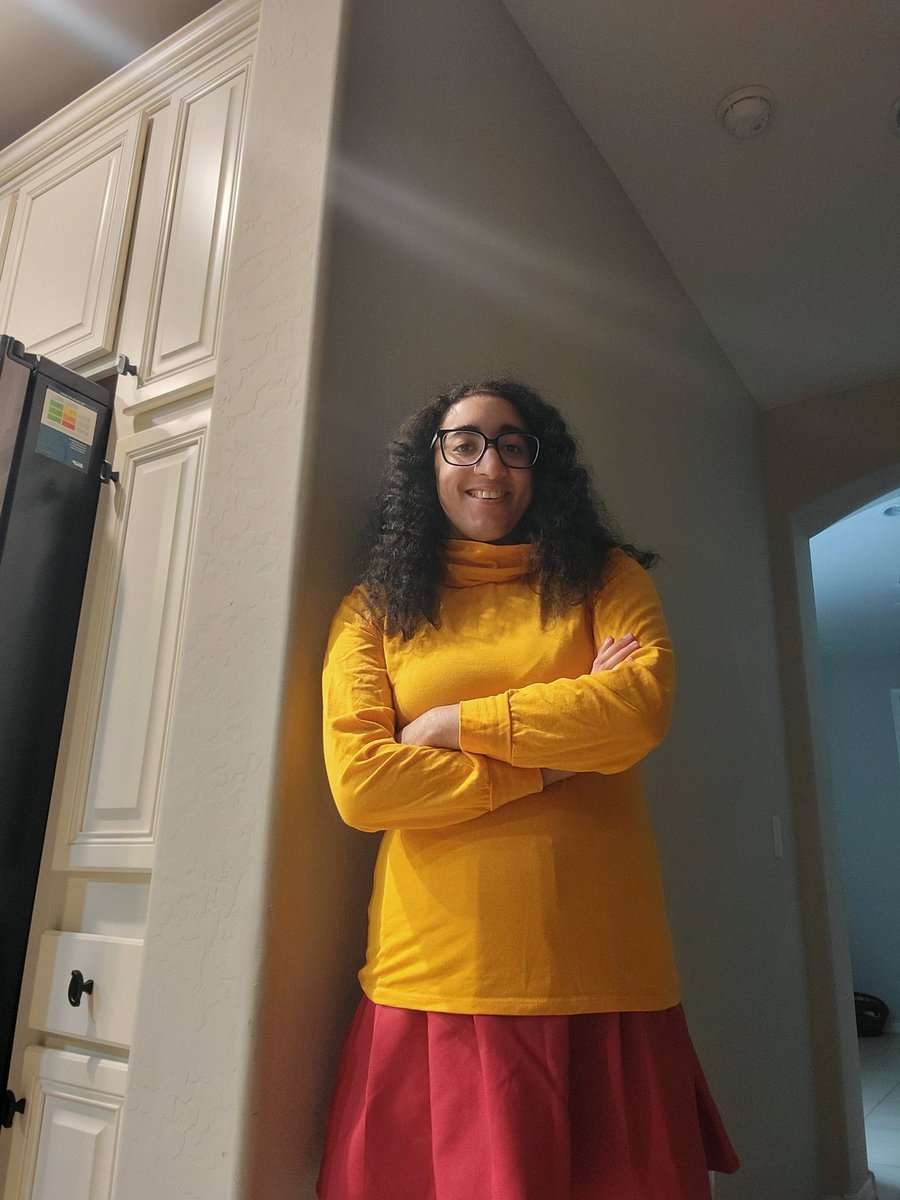 itshaleyhey's tweet photo. Zoinkies! I'm out to solve another mystery! Wish me luck with this one! 😊🧡 #halloween2024 https://t.co/t6gX0qIABU