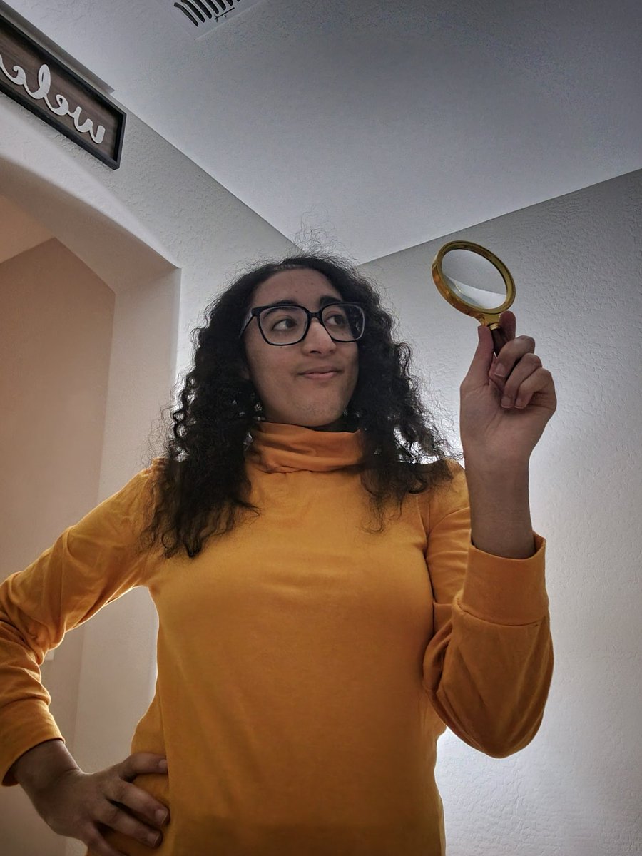 itshaleyhey's tweet photo. Looking for some clues... 😊🧡 #halloween2024 https://t.co/wVsS482tdg