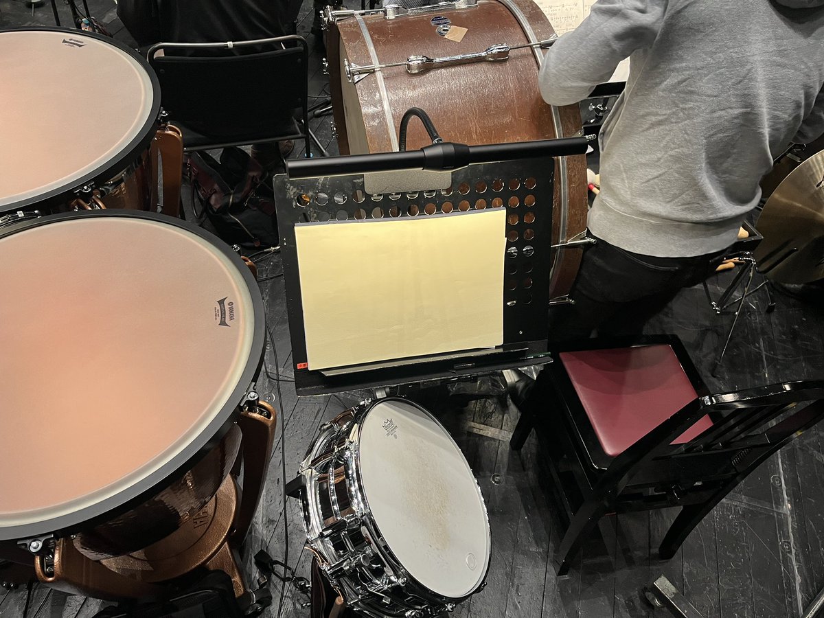 打楽器が入りきらないかもしれないのでピット内か花道か、入れてみないと分からないです、、
とのことでしたが、なんとか隙間に入れさせてもらえました🥲ﾖｶｯﾀｰ

貴重な経験をさせていただきありがとうございました！🥁