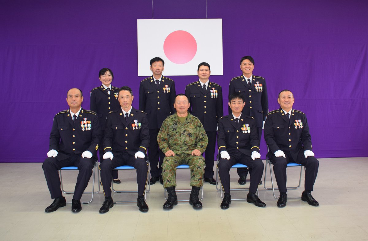 今日のえび駐!! 11月1日は、自衛隊記念日です。 25年間努めた隊員