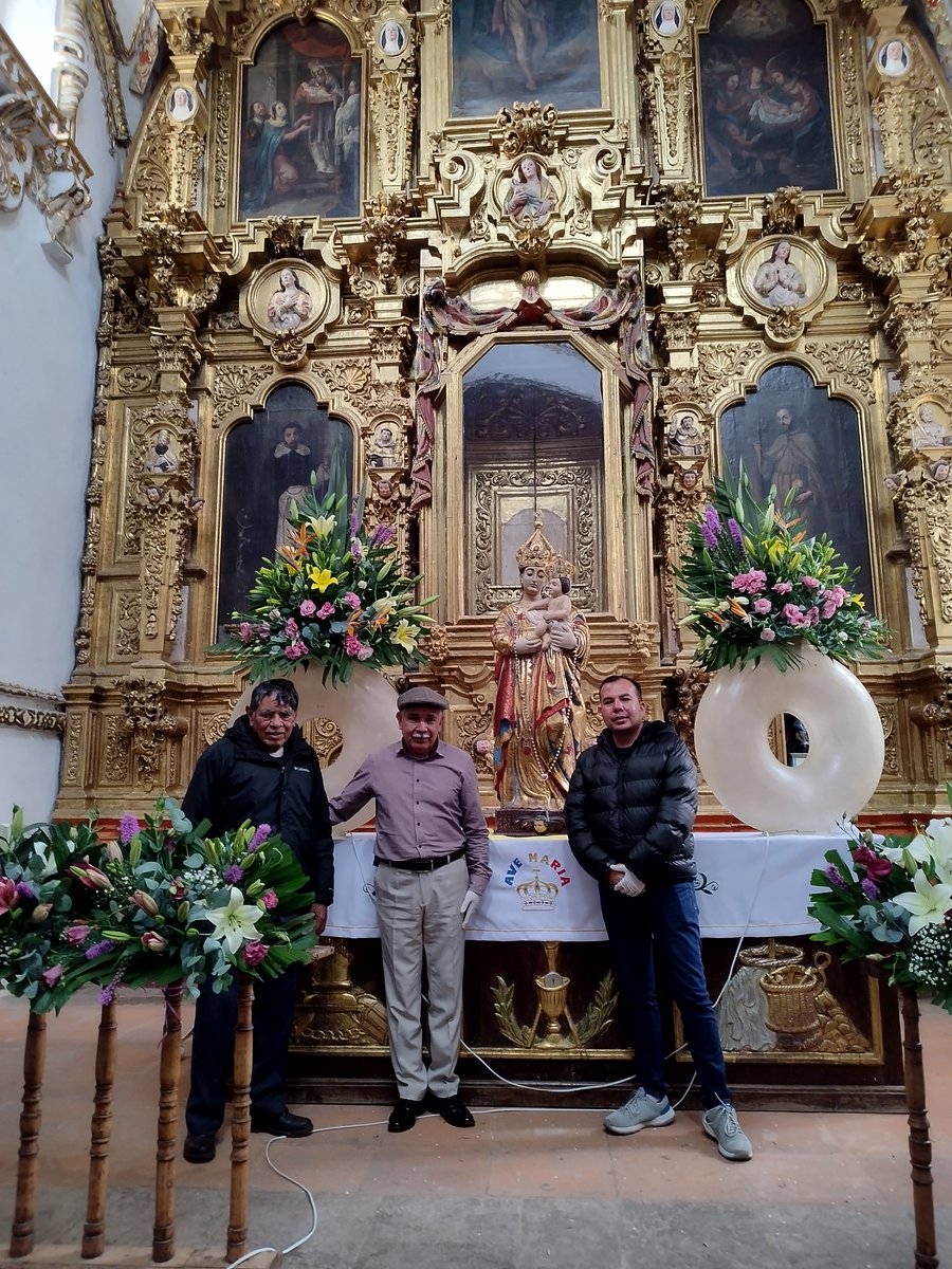 Quiero expresar mi más sincero agradecimiento a la Mayordomía del Barrio 4 del Pueblo de Coatepec Ixtapaluca por su hospitalidad y por compartir conmigo las experiencias enriquecedoras durante los festejos en honor a la Virgen del Rosario, patrona de Coatepec.