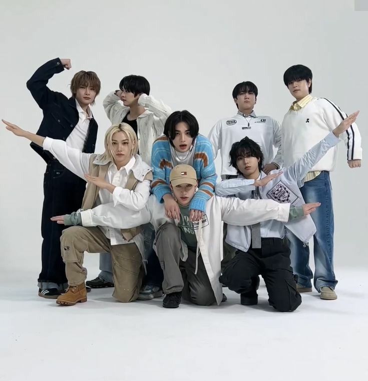 SKZ_Polls's tweet photo. 🏆 MAMA ‘X’ Voting 

We vote #StrayKids for #2024MAMAVOTE  

🔒 250 retweets STAYS ✨ https://t.co/HtfmLhoxiE
