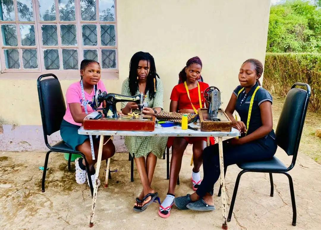 dorcasproj's tweet photo. Peek into our first sewing sessions with these amazing young mums! 🧵✨ They're learning new skills, embracing creativity, and building something beautiful with each stitch. This journey is only just beginning!💪#BehindTheScenes #FashionEmpowerment #StitchingFutures https://t.co/9pJXvgbSGO