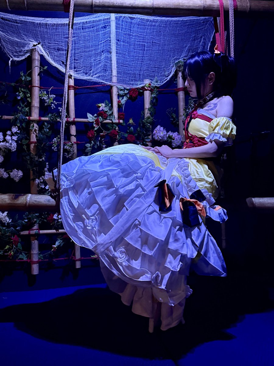 재미있었던 할로윈💕
🎃노란색 호박 공주 저였어요!!! 

바디페인팅두 하구 같이 놀아주신분들!
너무 즐거웠습니다🥰

<a href="/Bar_Hwa_/">花(화)</a>  #할로윈화 #오늘은세이꽃