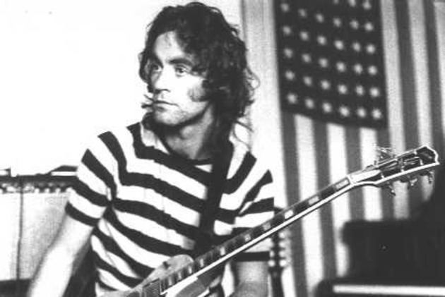MaxxGhe's tweet photo. 01/11/1947.
Nasceva nel Devon (U.K.) Bob Weston, chitarrista per Fleetwood Mac e Graham Bond Organisation (deceduto nel 2012).
[I'm A] Road Runner: https://t.co/tp3HzwrWYh
Caught in the Rain: https://t.co/FsEX1LG7KP
Forever: https://t.co/V3iUWA38g8
#BobWeston #FleetwoodMac https://t.co/H5YYdTfNg7