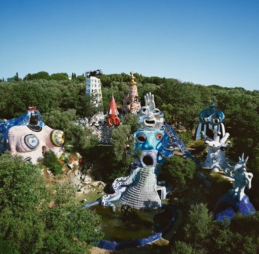 womensart1's tweet image. The Tarot Garden, sculpture garden based on the esoteric tarot, created by the French artist Niki de Saint Phalle (1930–2002) Tuscany, Italy #WomensArt