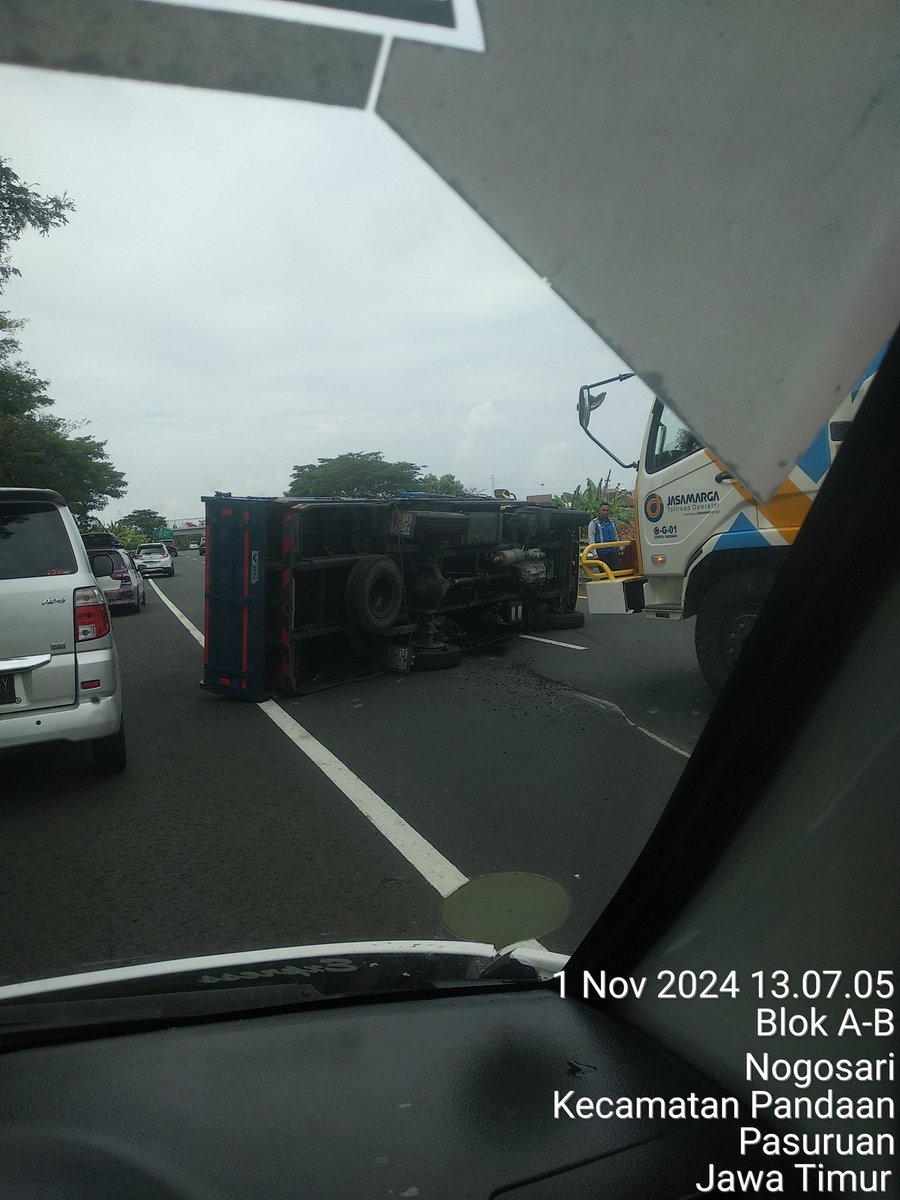 Kecelakaan tunggal tol Pandaan arah Surabaya <a href="/infomalang/">Info Malang</a>