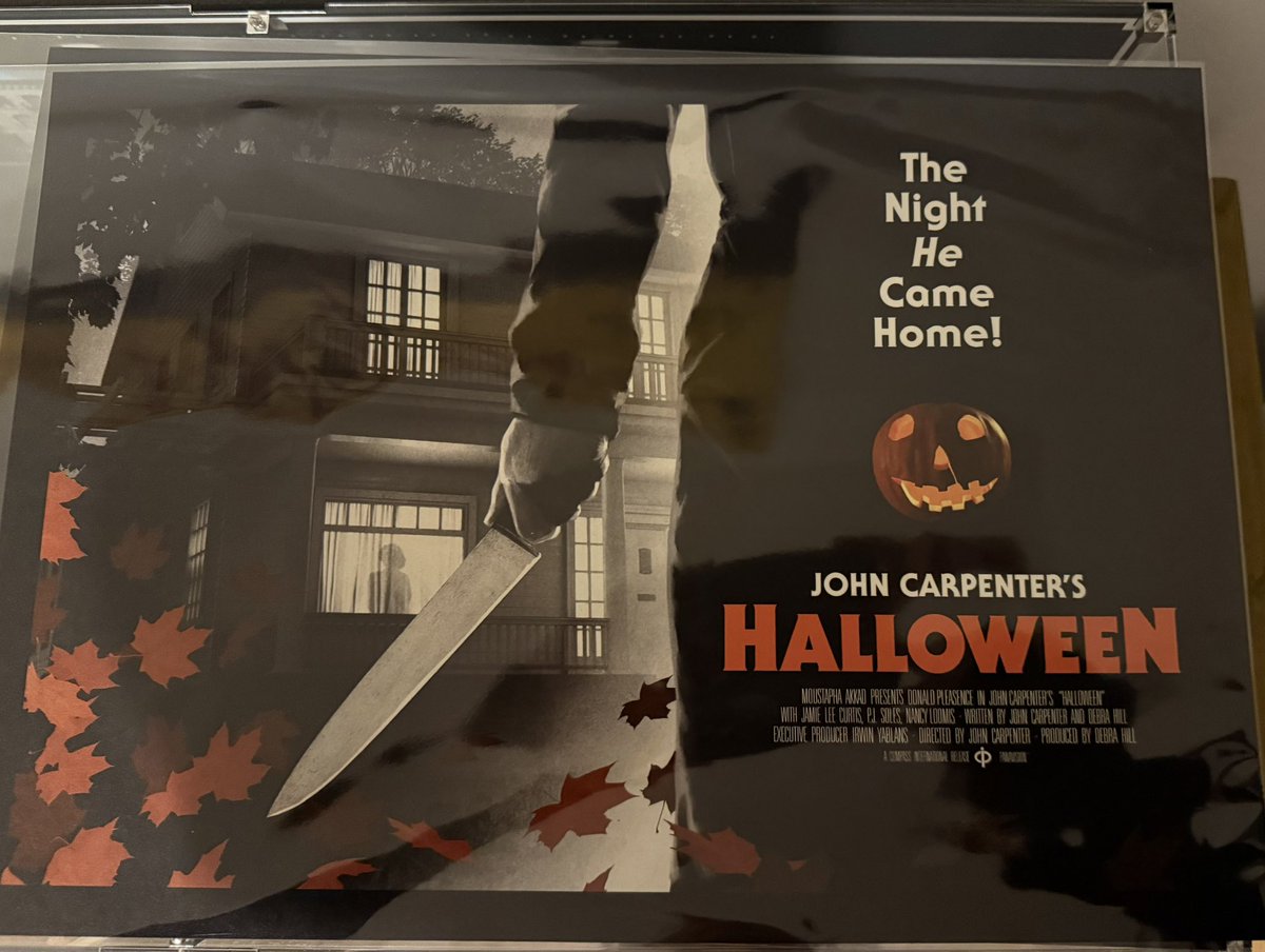 Thank you <a href="/VicePressNews/">Vice Press</a> &amp; <a href="/sheffhorrorfest/">Celluloid Screams</a> for screening Halloween 🎃 last night at the Showroom <a href="/showroomcinema/">Showroom Cinema</a> .So good to see it on the big screen. Great poster too <a href="/Cakes_Comics/">Matt Ferguson</a> <a href="/Hensh86/">James Henshaw</a> #Halloween #vicepress