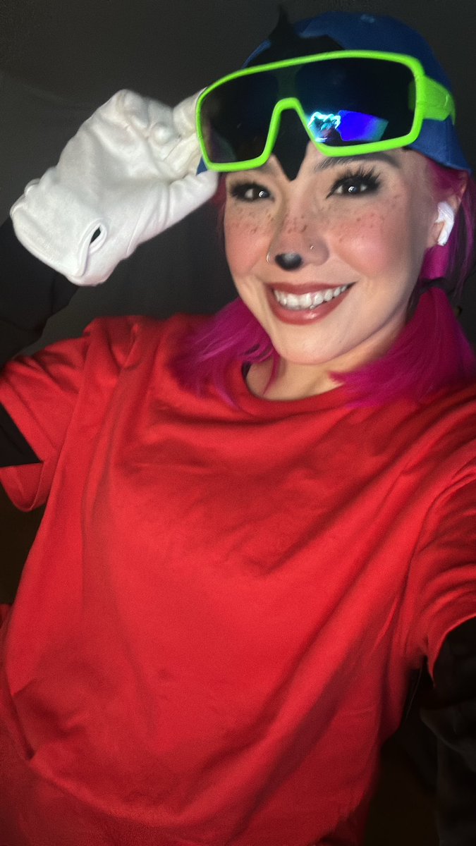 vrdela's tweet photo. happy halloween :3 https://t.co/nR2Bve1hbT