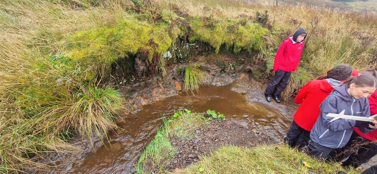 Higher Geographers fully embracing their river fieldwork today. <a href="/smithycroft282/">Smithycroft Secondary</a> <a href="/MrGess5/">Mr Gess</a> <a href="/MrsCraikGeo/">Mrs Craik</a>