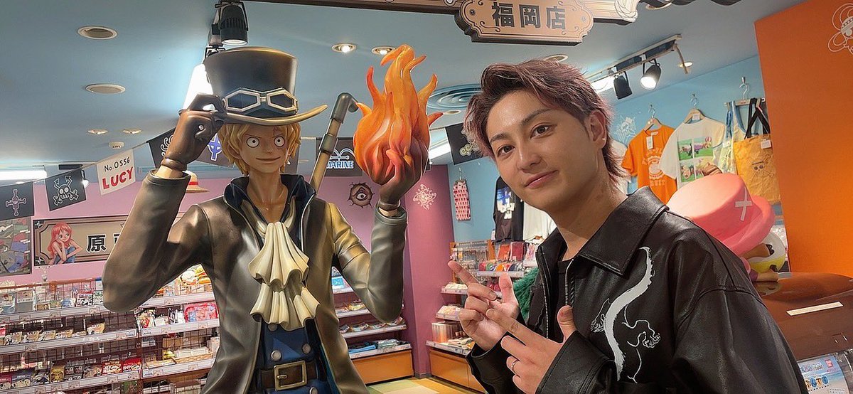 本日で28歳になりました🎉🎉

お祝いメッセージ送ってくださった方ありがとうございます😭

今年はかっこよくなれるよう頑張りまーす！
これからもよろしくお願いしますー！

写真はサボと😎