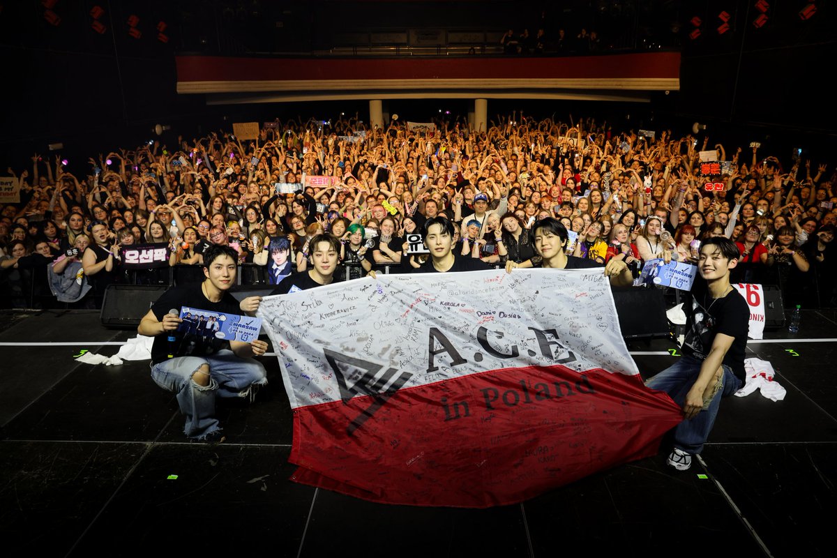 official_ACE7's tweet photo. [📷]

241029
A.C.E 2024 LATAM AND EUROPE TOUR
in WARSAW🇵🇱

Spotkajmy się znowu! 
Dziękuję! Kochamy Was!❤️

#ACE #에이스
#ACE_LATAM_AND_EUROPE_TOUR
#REWIND_US
#ACEinWARSAW https://t.co/Yw7m6jGCzq