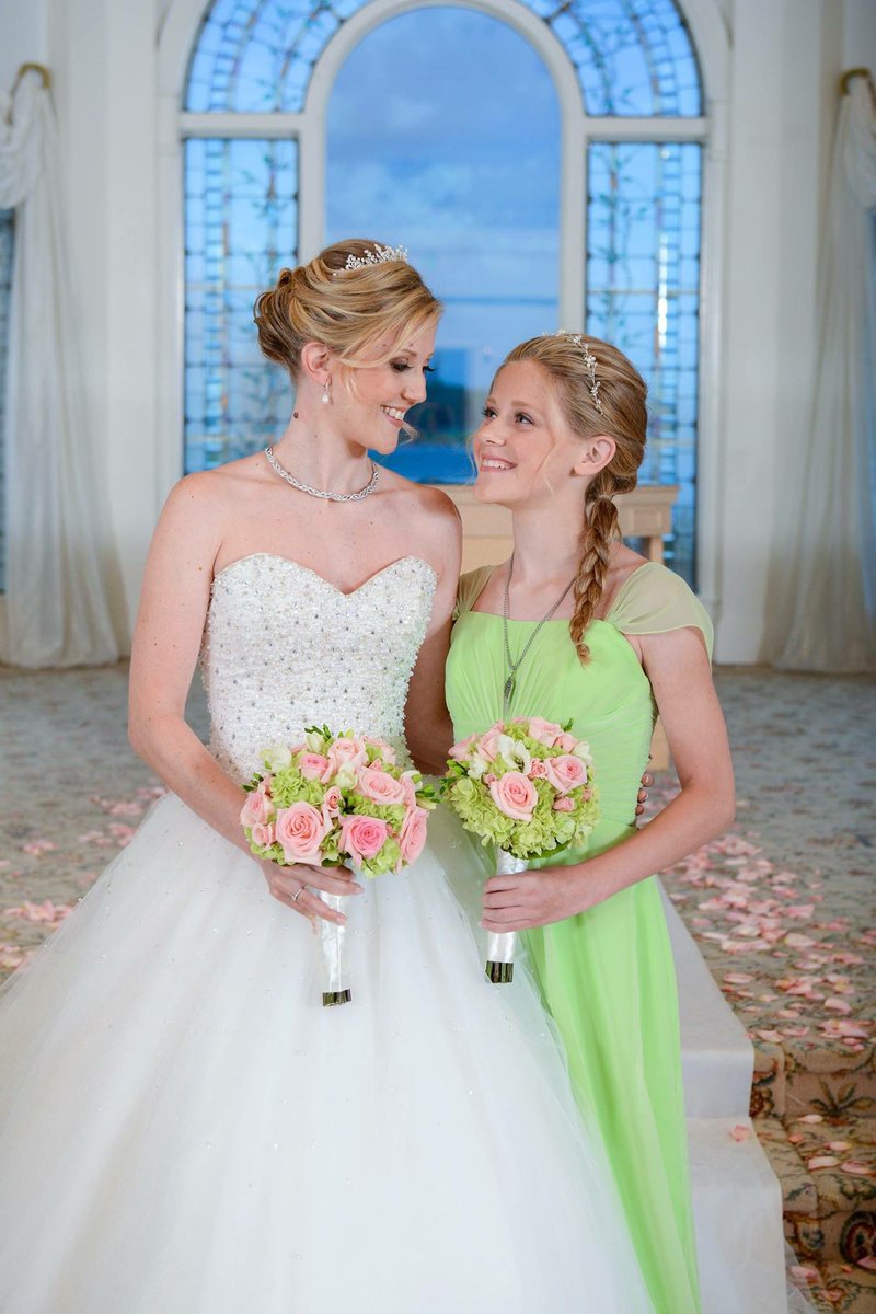 Nomio1984's tweet image. 🎈21 today🎈
21 years of you bringing pure joy to our lives, Ella ❤️
You’re one of a kind, utterly hilarious &amp;amp; beautiful inside &amp;amp; out. We love you &amp;amp; we’re so proud of you.
Enjoy your special day 🥰
#BirthdayGirl #21today