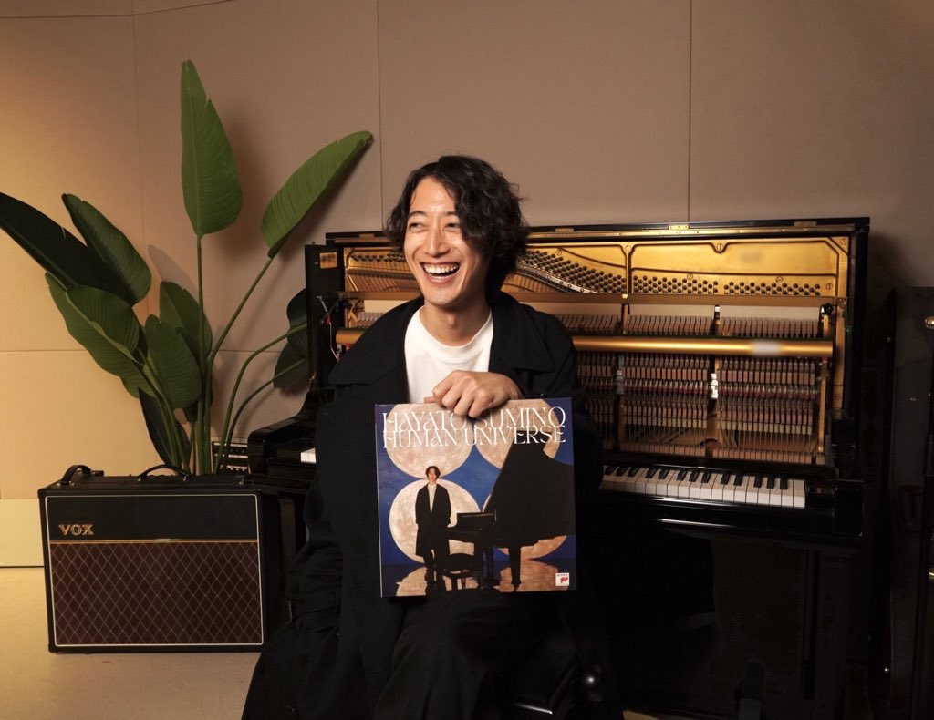880hz's tweet photo. Human Universeついにリリースされました！！！🚀 今日は日本時間22時からYouTube Liveやります。(そして登録者140万人記念でもある)

🔗: https://t.co/NkAvl3shcW

#HumanUniverse https://t.co/IskxSmP0vZ