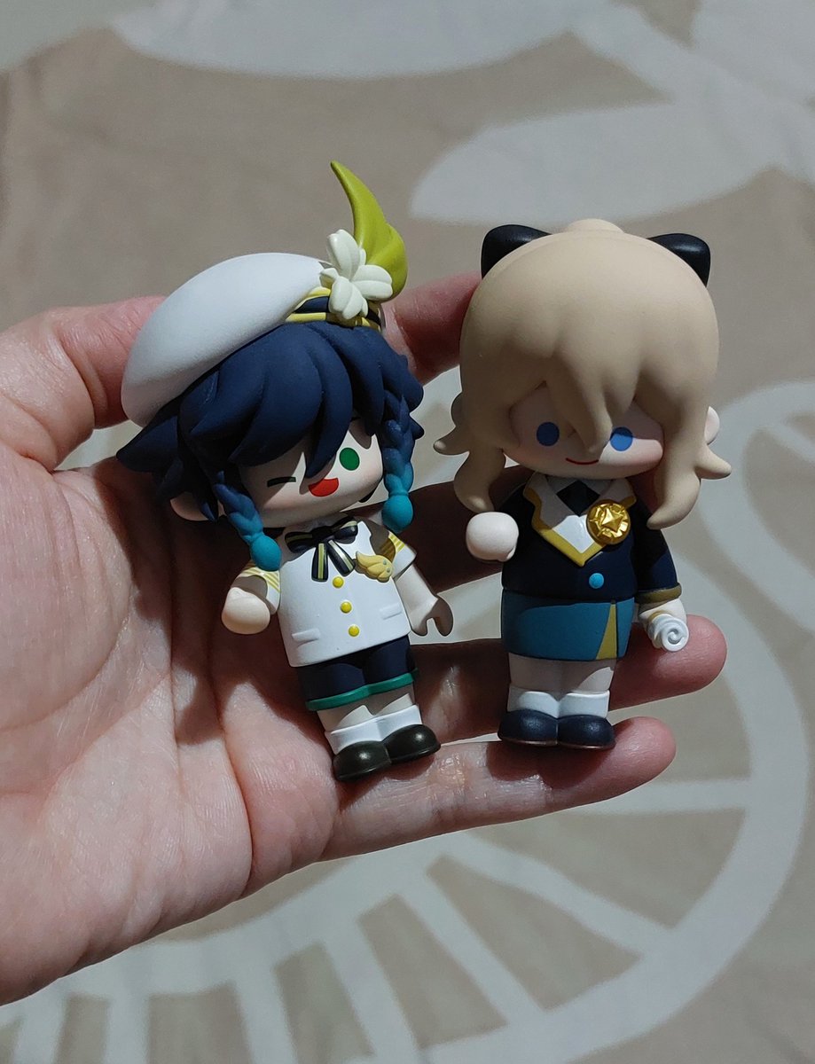 🐓 Arch.⠀ my first official genshin merch arrived AAAAAA