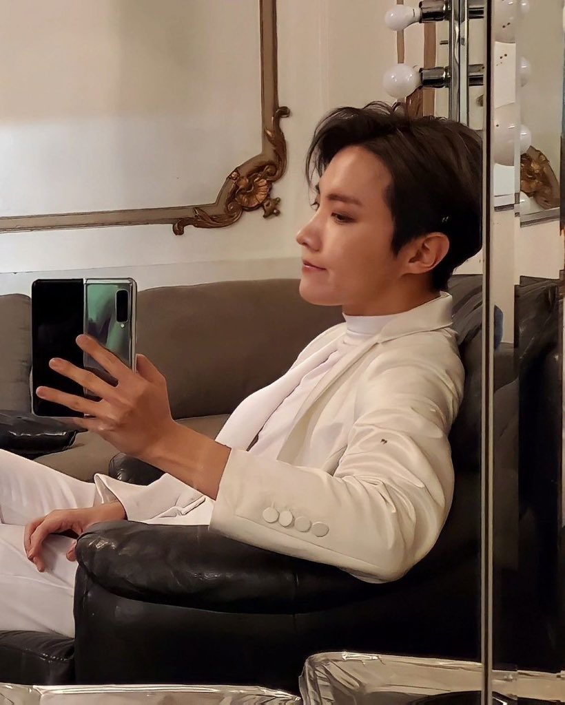 jay_inthebox_'s tweet photo. If you see this tweet , please RT&amp;Rp 🫶🏻

I vote for #jhope at #2024MAMAVOTE https://t.co/H7dGCYfmf1