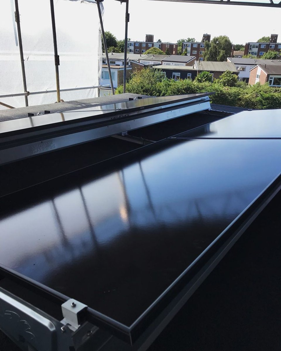 Westech_uk's tweet photo. What a fantastic way to finish the week by sharing this incredible installation by Eva's Energy 👏

This is the first phase of their project, which includes 6 @Perlight_Solar Delta all-black solar panels, the perfect combo of beauty and power ✨

Thank you for your hard work! 💚 https://t.co/VFEWxnYWb1