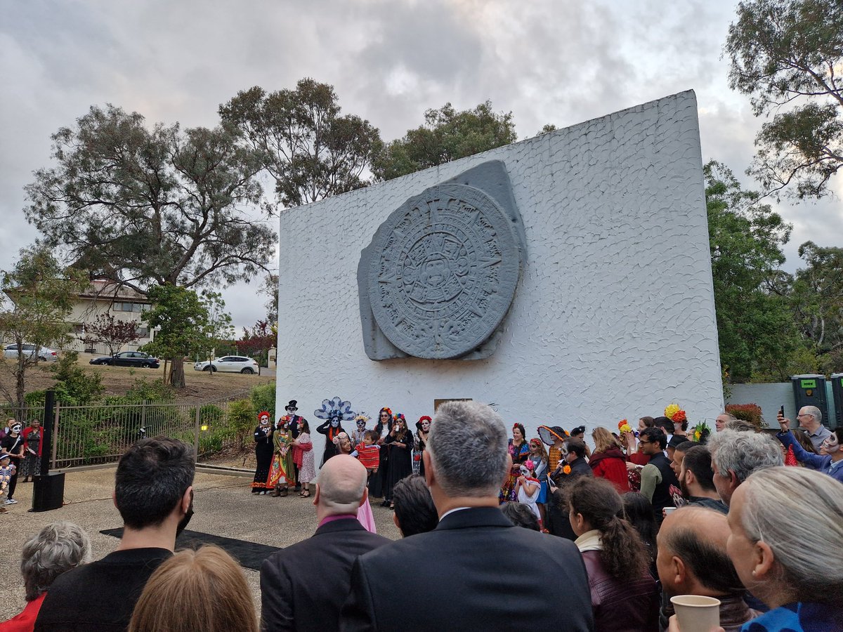 Gracias a la embajada de Mexico en Australia para este hermoso dia de muertos en Canberra!🇲🇽💀