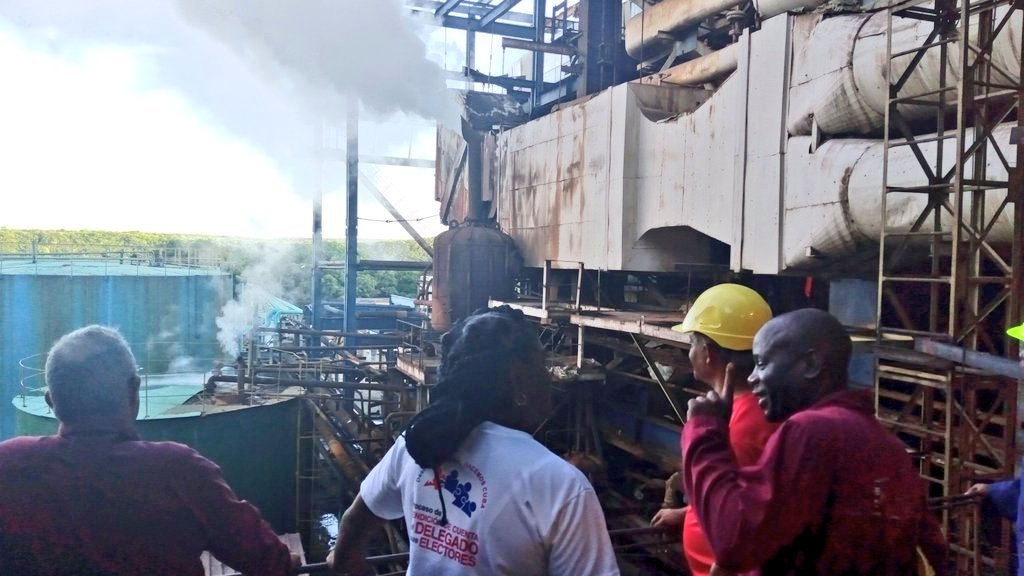 BeatrizJUrrutia's tweet image. Junto al gobernador de #SantiagoDeCuba, @ManuelFalconH, recorrimos la Central Termoeléctrica Antonio Maceo Grajales (Renté).
Hoy se logró sincronizar el bloque de generación No. 6, y  se trabaja para el arranque y sincronización del No. 3.
#UnidosXCuba