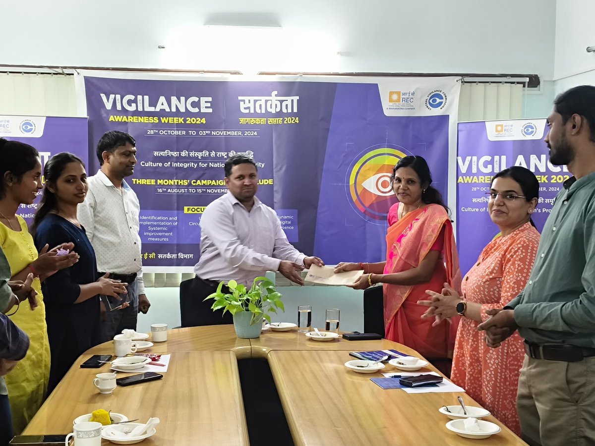 RECLindia's tweet photo. As part of #VigilanceAwarnessWeek 2024, an in-house quiz and slogan writing competition was organised among the officials of REC’s Regional Office, Bengaluru.

The events which were focused on this year’s theme ‘Culture of Integrity for Nation’s Prosperity’, further highlighted the significance of maintaining integrity, transparency and accountability in the workplace. 

The program ended on a high note with the felicitation of winners.

#VigilanceAwarenessWeek2024 #IntegrityInAction #RECLIndia #Transparency #Accountability #BetterFuture #IndiaFightsCorruption #RECLimited

@MinOfPower @mlkhattar @shripadynaik @Dnandinit @manoj445001 @narayanantbjp @DrGambheer @VivekKumarDewa5 @vkadhana74 @CVCIndia