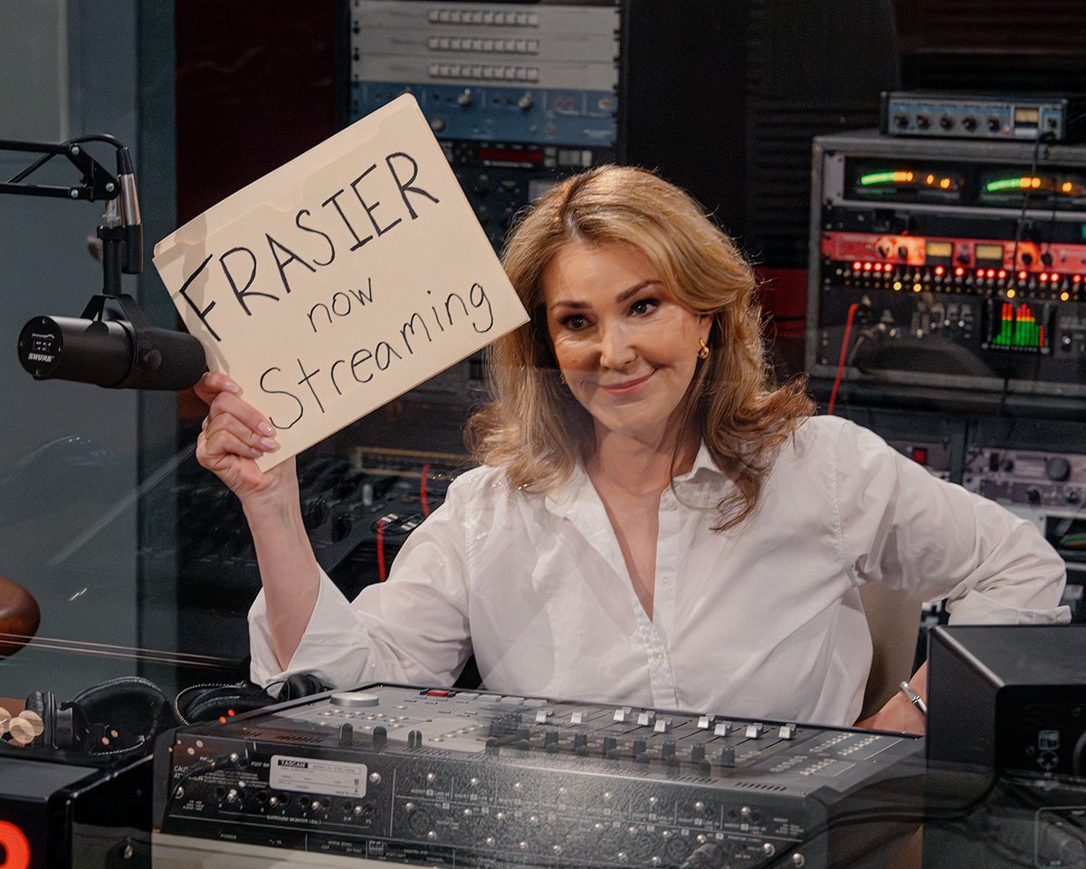 willtobeweird's tweet image. As a HUGE die hard #Frasier fan...This weeks episode was such a nostalgic treat, getting to see #DanButler back as #BulldogBriscoe &amp;amp; #EdwardHibbert Back as #GilChesterton &amp;amp; the show go back to Seattle &amp;amp; the setting of the KACL studios, Cafe Nervosa &amp;amp; McGinty's Bar. LOVED IT!  👌