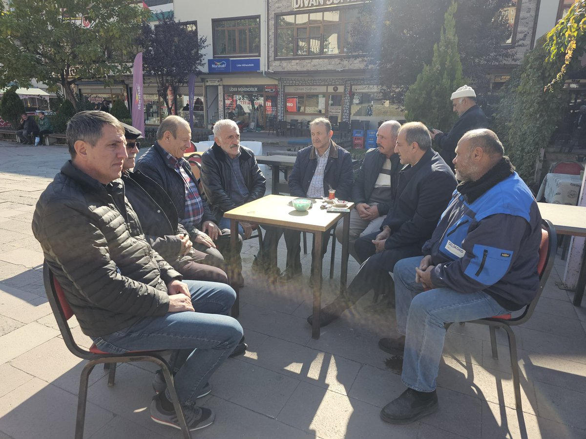 📍Merkez / Gümüşhane

MHP Gümüşhane İl Başkanımız Mete Kaya, Belediye Başkanımız Vedat Soner Başer, Ülkü Ocakları Başkanımız Sadık Coşkun, İl ve İlçe Yöneticilerimiz ile şehrimizde Esnaflarımızı ziyaret ederek, Zafer Meydanında vatandaşlarımız ile hasbihal ettik. Sağolsunlar.