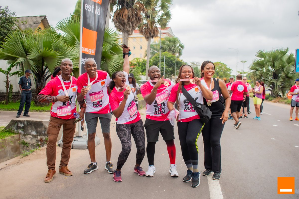 BenHAIDARA1's tweet photo. Octobre Rose s'achève, mais le combat contre le cancer du sein continue. Merci à tous les salariés @Orange__RDC pour leur engagement durant ce mois et à nos intervenants. Ensemble, faisons du dépistage notre arme la plus puissante #OctobreRose #EnsembleContreLeCancerDuSein https://t.co/l0ckAT7QsK